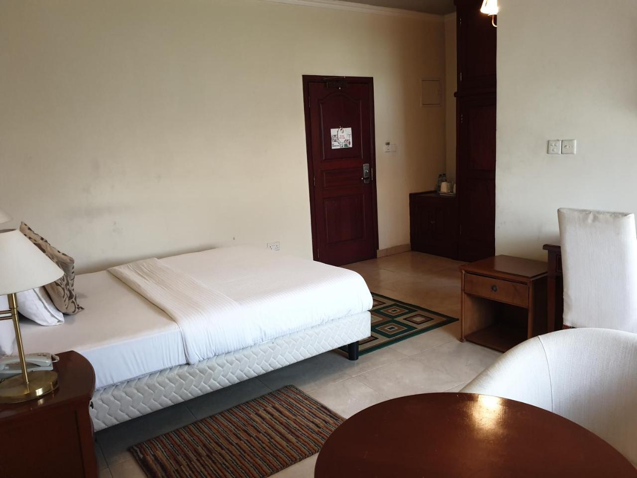 Three Arms Hotel Lagos Exterior photo