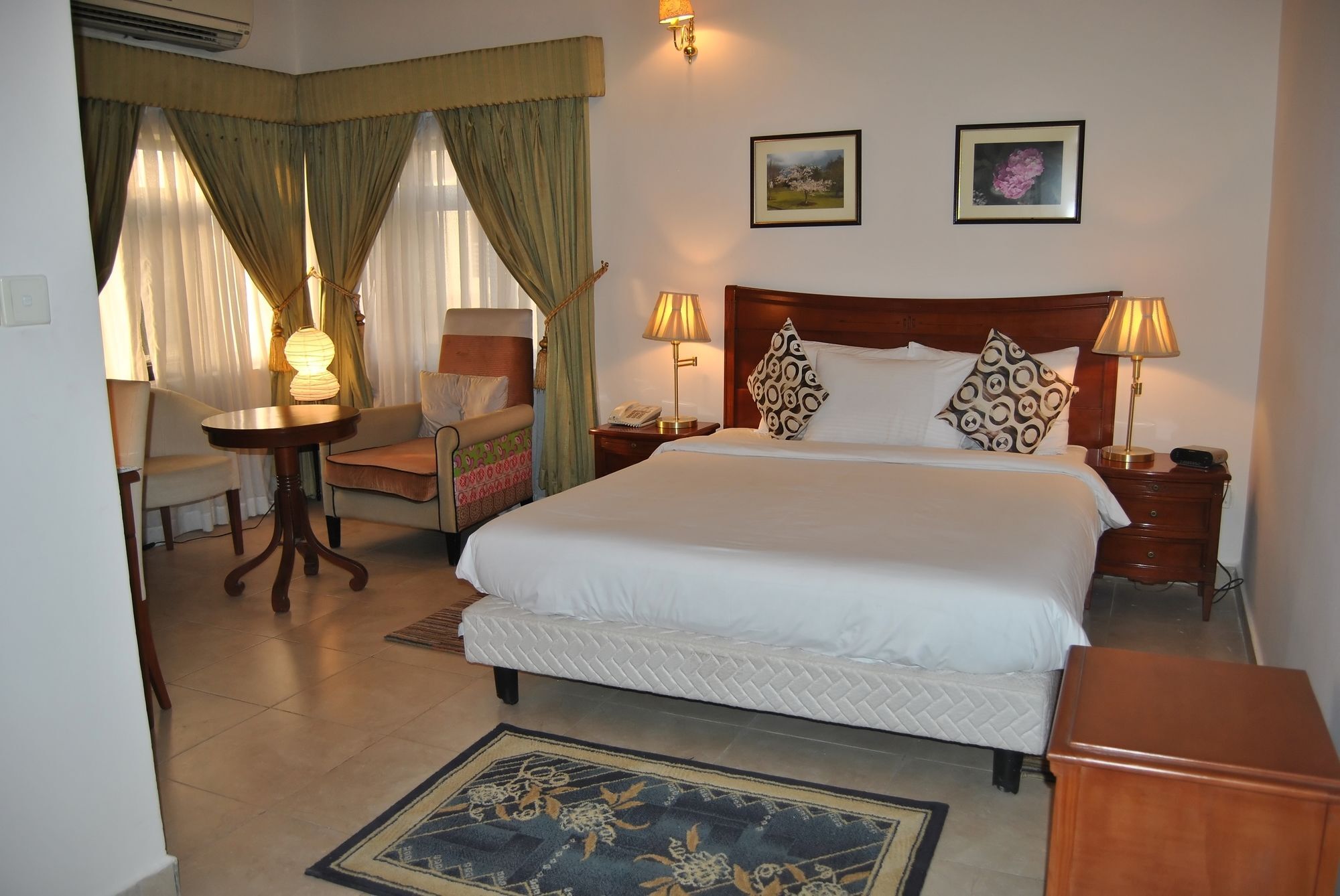 Three Arms Hotel Lagos Exterior photo
